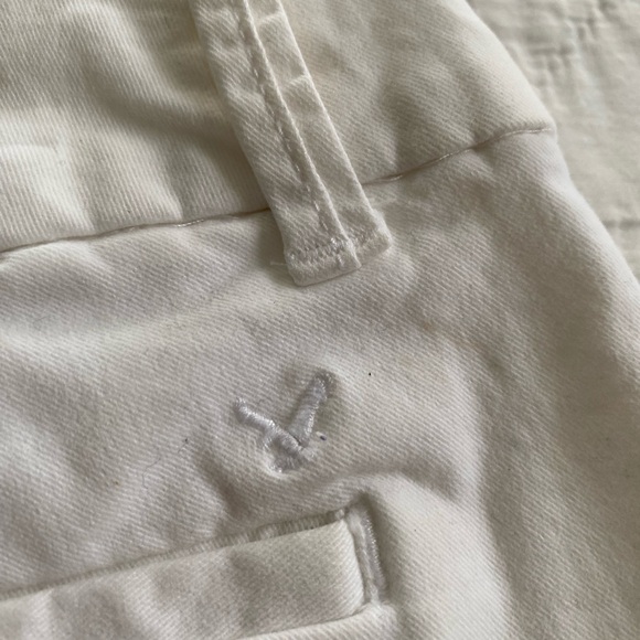 Everyone needs a stylish white pair of shorts in their wardrobe!! - Picture 10 of 10